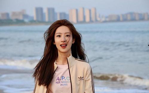 叶子希个人资料,才华横溢的年轻歌手，音乐之路璀璨星光