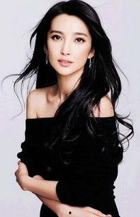 明星鼻子是歪的