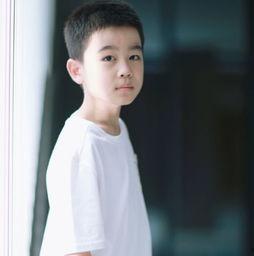 裘慕远个人资料,才华横溢的青年才俊，多领域成就斐然